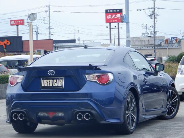 ８６ ＧＴリミテッド　６速ＭＴ・Ｆ／Ｓモデリスタエアロ・ＴＲＤエアロ・ＴＲＤマフラー・ＴＲＤフェンダーエクステンション・純正ナビ／ＴＶ／Ｂｌｕｅｔｏｏｔｈ／バックカメラ・前後ドラレコ・赤黒シート・シートヒーター・ＥＴＣ（9枚目）