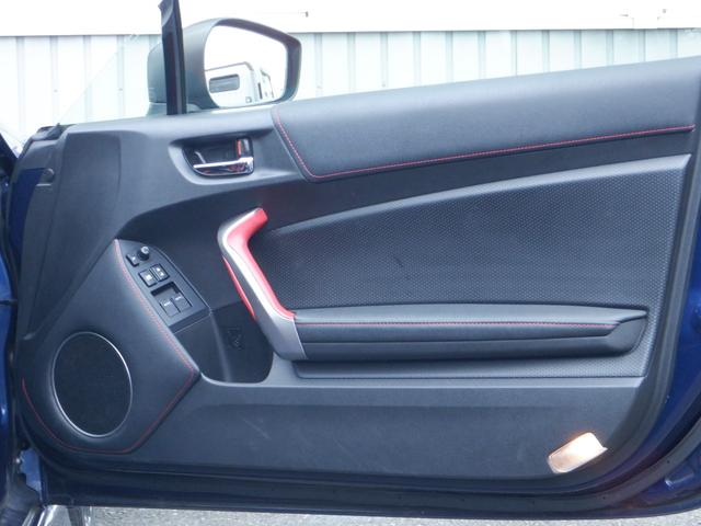 ８６ ＧＴリミテッド　６速ＭＴ・Ｆ／Ｓモデリスタエアロ・ＴＲＤエアロ・ＴＲＤマフラー・ＴＲＤフェンダーエクステンション・純正ナビ／ＴＶ／Ｂｌｕｅｔｏｏｔｈ／バックカメラ・前後ドラレコ・赤黒シート・シートヒーター・ＥＴＣ（20枚目）