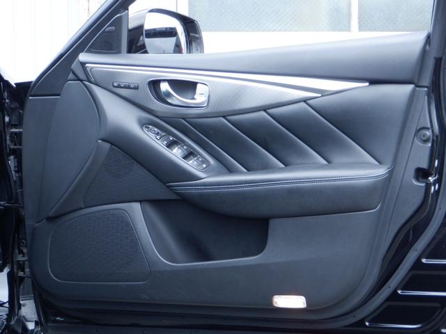 スカイライン ２００ＧＴ－ｔタイプＳＰ　純正メーカーナビ・フルセグＴＶ・Ｂｌｕｅｔｏｏｔｈ・黒革シート・全方位カメラ・ＬＥＤライト・レーダークルーズコントロール・純正１９インチアルミ・シートヒーター・パドルシフト・ＥＴＣ・禁煙車（18枚目）