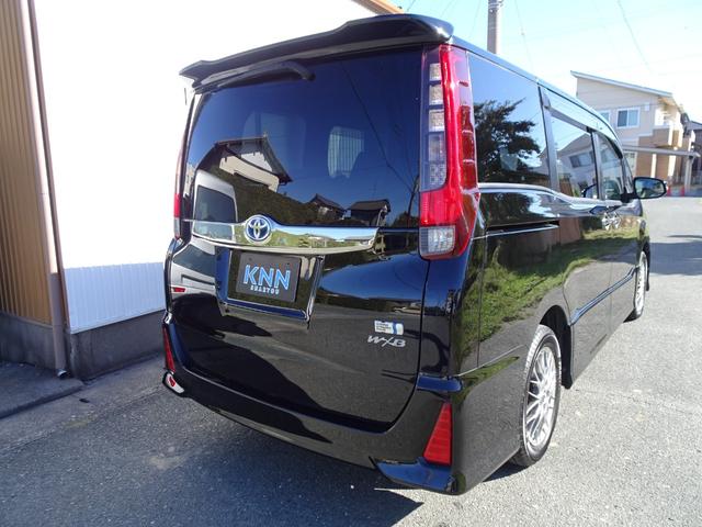 ノア ハイブリッドSi ダブルバイビー トヨタセーフティセンス 純正10インチナビ アルパインフリップダウンM 両側電動スライド ハーフレザー ドライブレコーダー リアスポイラー オートハイビーム LEDライト Bカメラ HDMI&USB(16枚目)