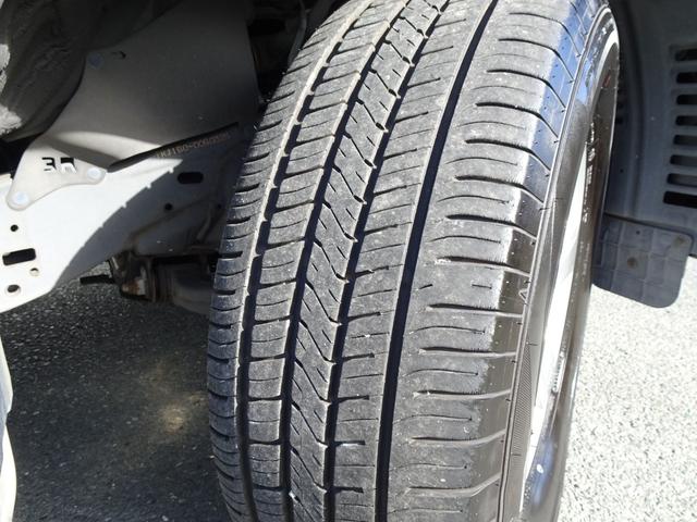 ランドクルーザープラド ＴＸ　純正フルセグナビ　バックカメラ　ＬＥＤヘッドライト　ブルートゥース　ビルトインＥＴＣ　ＴＶキャンセラー　ＤＶＤ再生　プッシュスタート　２０２３年製ダンロップタイヤ　修復歴無し　グー鑑定済み車（22枚目）