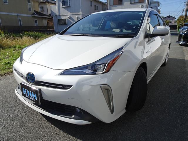 プリウス Ｓ　純正９インチナビ　セーフティセンス　アダクティブクルーズコントロール　ドラレコ　ワンオーナー禁煙車　後期型　ＬＥＤヘッドライト　バックカメラ　ビルトインＥＴＣ　ブルートゥース　レーンキープアシスト（2枚目）