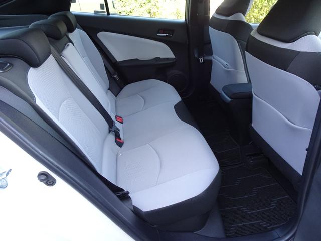 プリウス Ｓ　純正９インチナビ　セーフティセンス　アダクティブクルーズコントロール　ドラレコ　ワンオーナー禁煙車　後期型　ＬＥＤヘッドライト　バックカメラ　ビルトインＥＴＣ　ブルートゥース　レーンキープアシスト（64枚目）