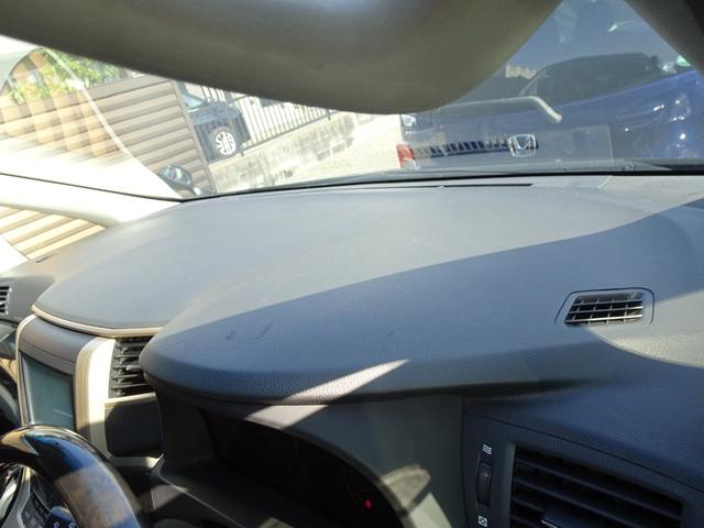 アルファード ２４０Ｓ　タイプゴールドＩＩ　純正８インチナビ　１１型フリップダウンモニター　パワーバックドア　スカッフイルミ　インテリアイルミ　両側電動スライド　内外装クリーニング済　バックソナー　オプションＬＥＤ照明　ハーフレザー　クルコン（65枚目）