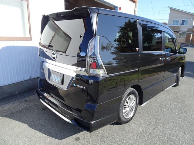 セレナ ｅ－パワー　オーテック　プロパイロット　純正９インチナビ　アラウンドビューモニター　衝突軽減システム　ワンオーナー禁煙車　デジタルミラー　ＴＶキャンセラー　ドラレコ　ＨＤＭＩ＆ＵＳＢ　ステアリング＆シートヒーター　修復歴無し（7枚目）