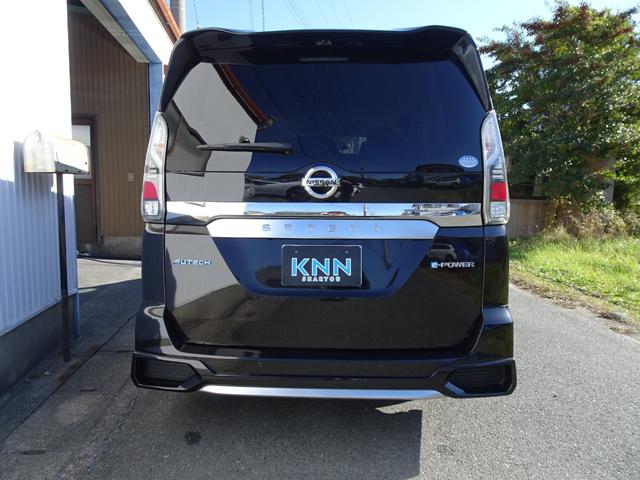 セレナ ｅ－パワー　オーテック　プロパイロット　純正９インチナビ　アラウンドビューモニター　衝突軽減システム　ワンオーナー禁煙車　デジタルミラー　ＴＶキャンセラー　ドラレコ　ＨＤＭＩ＆ＵＳＢ　ステアリング＆シートヒーター　修復歴無し（8枚目）