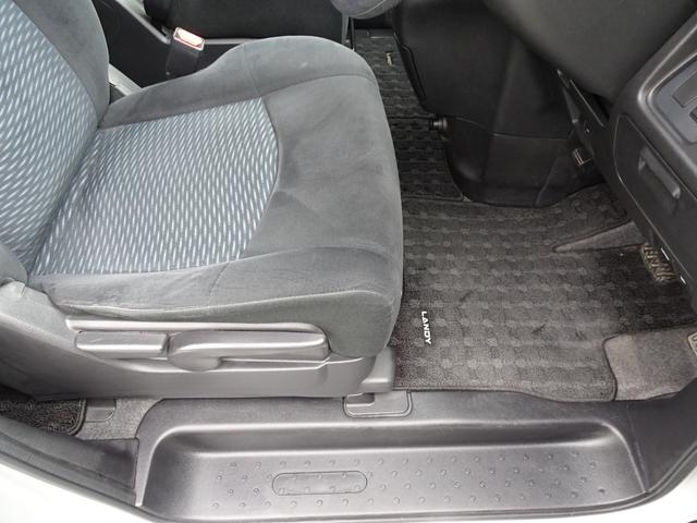 ランディ ２．０Ｘ　Ｓ－ハイブリッド　エマージェンシーブレーキ　両側電動　フルセグナビ　バックカメラ　ＬＥＤヘッドライト　クルコン　前後ドライブレコーダー　前後クリアランスソナー　ブルートゥース　ＵＳＢ　レーンキープアシスト　グー鑑定済み（48枚目）