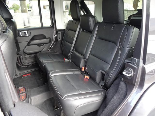 CHRYSLER JEEP JEEP WRANGLER UNLIMITED SAHARA