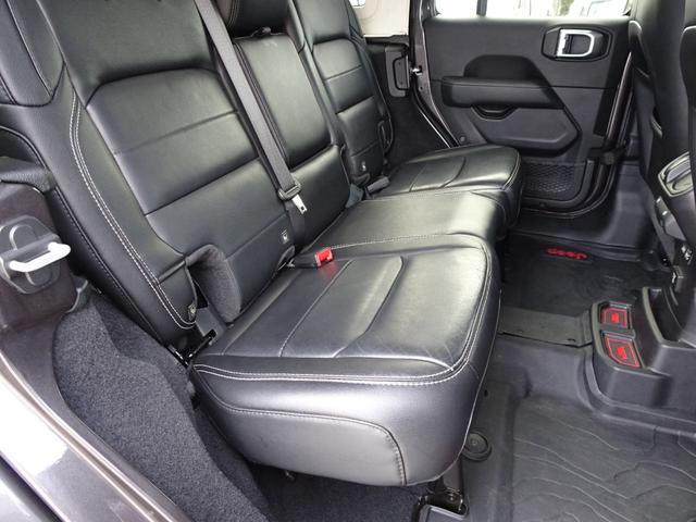 CHRYSLER JEEP JEEP WRANGLER UNLIMITED SAHARA