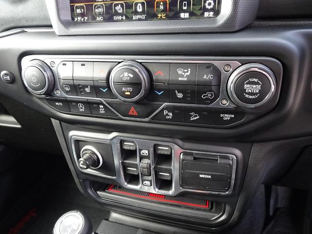 CHRYSLER JEEP JEEP WRANGLER UNLIMITED SAHARA