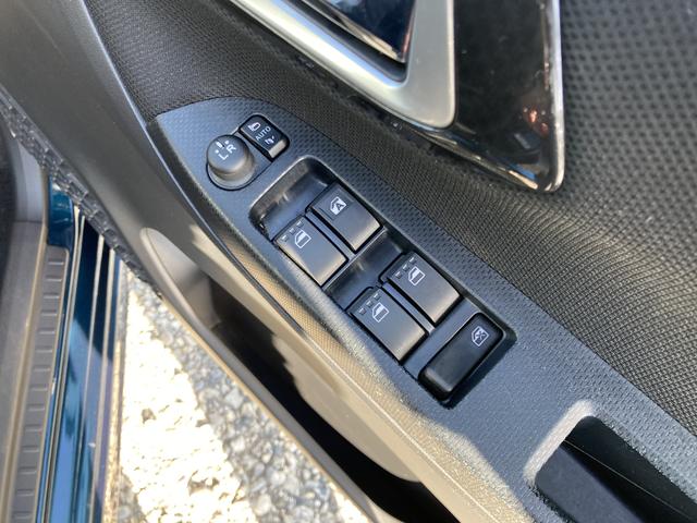 ムーヴ カスタム　ＸリミテッドＩＩ　ＳＡＩＩＩ　１４インチアルミホイール　ウレタンインパネセンターシフト　スーパーＵＶＩＲカットガラス（フロントドア）　ＬＥＤヘッドランプ　自発光式２眼メーター　ＴＦＴカラーマルチインフォメーションディスプレイ（18枚目）