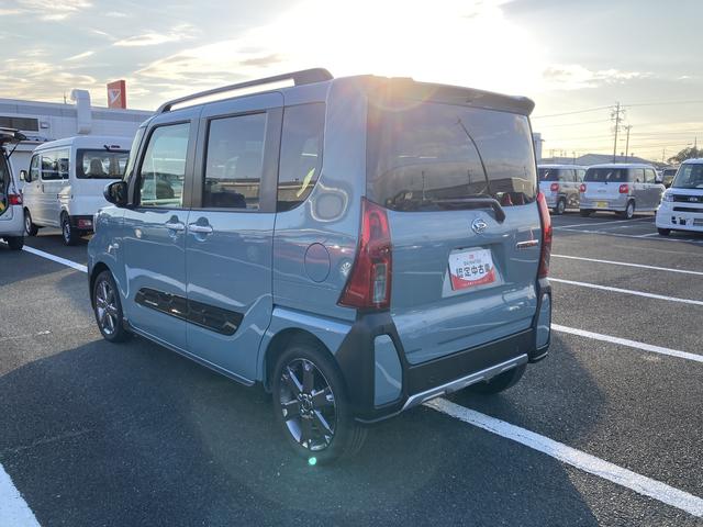 タント ファンクロスターボ　ナビ付　ナビ　１５インチアルミホイール　大型エアロバンパー　フルＬＥＤヘッドランプ　オート格納式カラードドアミラー　革巻ステアリングホイール　両側パワースライドドア（9枚目）