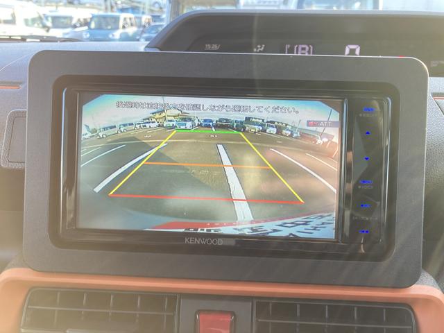 タント ファンクロスターボ　ナビ付　ナビ　１５インチアルミホイール　大型エアロバンパー　フルＬＥＤヘッドランプ　オート格納式カラードドアミラー　革巻ステアリングホイール　両側パワースライドドア（11枚目）