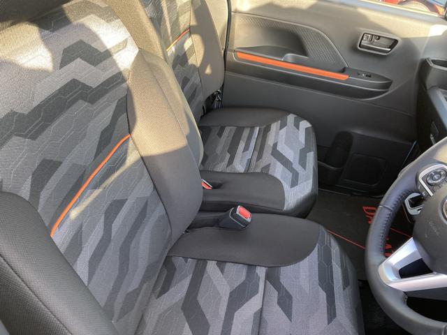 タント ファンクロスターボ　ナビ付　ナビ　１５インチアルミホイール　大型エアロバンパー　フルＬＥＤヘッドランプ　オート格納式カラードドアミラー　革巻ステアリングホイール　両側パワースライドドア（13枚目）