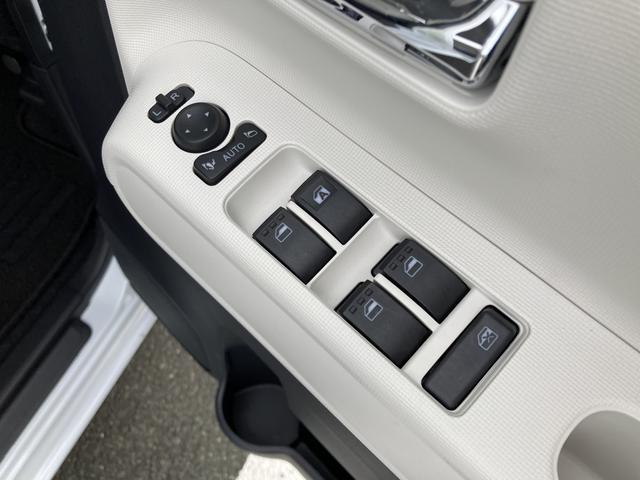 ムーヴキャンバス ストライプスＧ　ナビ付　ナビ　１４インチフルホイールキャップ　ＬＥＤヘッドランプ　ＬＥＤフォグランプ　ホっとカップホルダー　両側パワースライドドア　キーフリーシステム　プッシュボタンスタート　ＵＶカットガラス（18枚目）