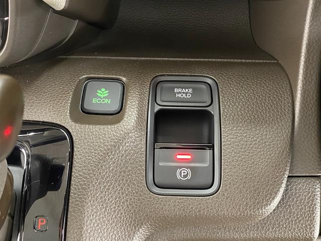 Ｎ－ＷＧＮ Ｇホンダセンシング　クリアランスソナー　オートクルーズコントロール　レーンアシスト　衝突被害軽減システム　オートライト　スマートキー　アイドリングストップ　ベンチシート　ＣＶＴ　盗難防止システム　ＡＢＳ　ＥＳＣ　ＣＤ（8枚目）