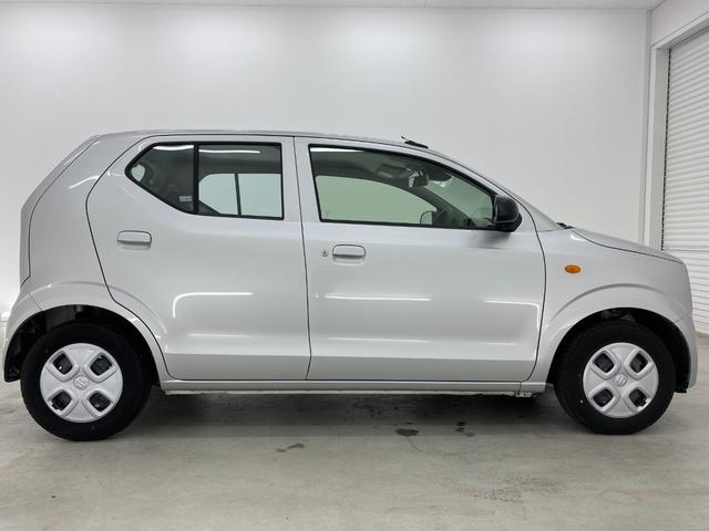 アルト Ｌ　クリアランスソナー　レーンアシスト　衝突被害軽減システム　キーレスエントリー　アイドリングストップ　シートヒーター　ＣＶＴ　盗難防止システム　ＡＢＳ　ＥＳＣ　ＣＤ　ミュージックプレイヤー接続可（15枚目）