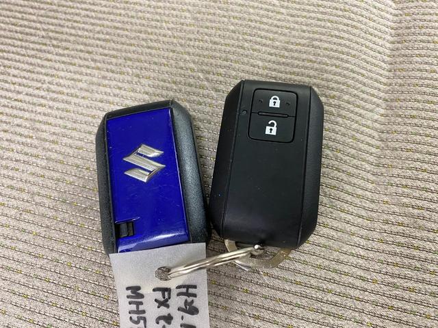 ワゴンＲ ハイブリッドＦＸ　ドライブレコーダー　レーンアシスト　衝突被害軽減システム　スマートキー　アイドリングストップ　電動格納ミラー　シートヒーター　ベンチシート　ＣＶＴ　盗難防止システム　ＡＢＳ　ＥＳＣ　ＣＤ（13枚目）