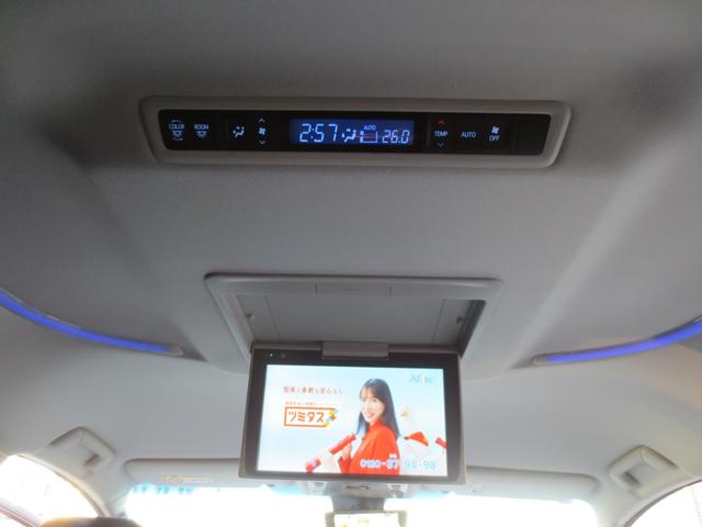 ヴェルファイア ２．５Ｚ　ＴＳＳ　衝突被害軽減Ｂ　ＡＣＣ　ＢＳＭ　７人乗　デジタルインナーミラー　純正１０インチナビ／フルセグ／ＣＤ／ＤＶＤ／ＢＴ　雨滴除去機能付Ｂカメラ　純正後席用１２．１インチモニター　ＥＴＣ　両側パワスラ（12枚目）