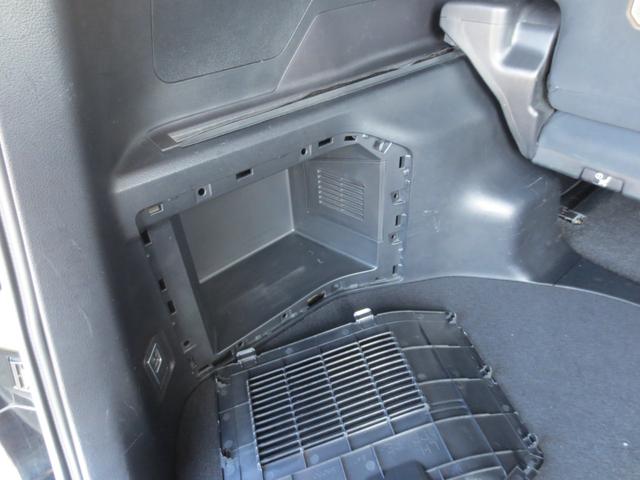 ヴェルファイア ２．５Ｚ　ＴＳＳ　衝突被害軽減Ｂ　ＡＣＣ　ＢＳＭ　７人乗　デジタルインナーミラー　純正１０インチナビ／フルセグ／ＣＤ／ＤＶＤ／ＢＴ　雨滴除去機能付Ｂカメラ　純正後席用１２．１インチモニター　ＥＴＣ　両側パワスラ（66枚目）