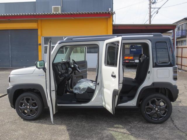 ハスラー タフワイルドターボ　届出済未使用車　スズキセーフティサポート・ＡＣＣ・衝突被害軽減Ｂ／前後誤発進抑制　全方位モニタ付９インチナビ・フルセグ／ＤＶＤ／ＣＤ／スマホ連携／ＢＴ　ＬＥＤヘッド＆フォグ／ルーフレール　１５ＡＷ（5枚目）