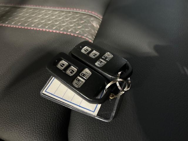Ｎ－ＢＯＸカスタム Ｌターボ　２トーンカラーナビＢカメラＥＴＣドラレコ前後フルセグＤＶＤ再生Ｂｌｕｅｔｏｏｔｈ接続ＵＳＢ接続ＬＥＤヘッドライト追突軽減ブレーキサイドカーテンエアバッグスマートキー２個両側電動スライドドア禁煙車（15枚目）