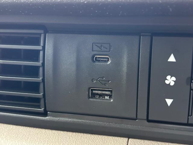 Ｎ－ＢＯＸジョイ ベースグレード　元試乗車ナビＢカメラ両側電動スライドドアフルセグＢｌｕｅｔｏｏｔｈ接続ＵＳＢ接続電子パーキングオートブレーキホールドＬＥＤヘッドライト２列目シートバックルテーブル追突軽減ブレーキスマートキー禁煙車（5枚目）