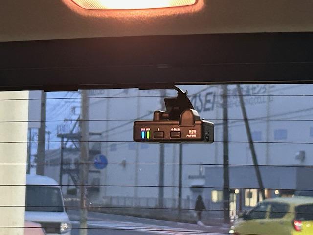 フリード Ｇ・ホンダセンシング　ナビＢカメラＥＴＣフルセグＤＶＤ再生Ｂｌｕｅｔｏｏｔｈ接続追突軽減ブレーキアダクティブクルーズコントロールＬＥＤヘッドライトスマートキー２個両側電動スライドドアワンオーナー禁煙車（7枚目）