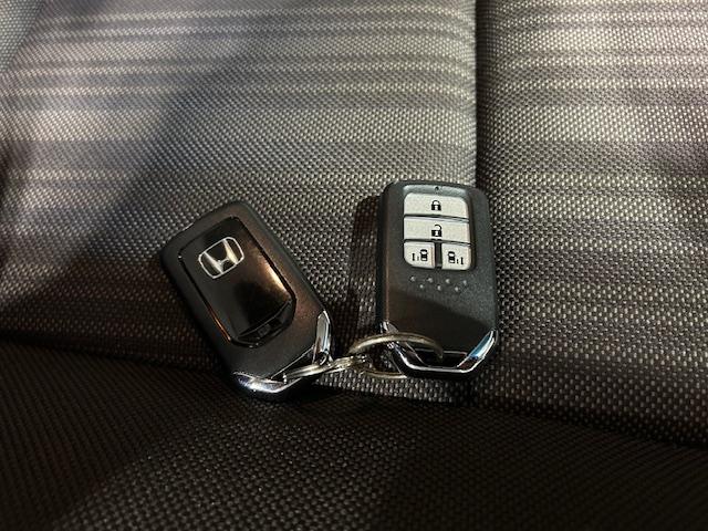 フリード Ｇ・ホンダセンシング　ナビＢカメラＥＴＣフルセグＤＶＤ再生Ｂｌｕｅｔｏｏｔｈ接続追突軽減ブレーキアダクティブクルーズコントロールＬＥＤヘッドライトスマートキー２個両側電動スライドドアワンオーナー禁煙車（10枚目）