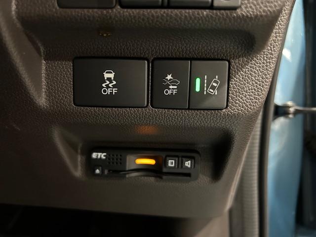 フリード Ｇ・ホンダセンシング　ナビＢカメラＥＴＣフルセグＤＶＤ再生Ｂｌｕｅｔｏｏｔｈ接続追突軽減ブレーキアダクティブクルーズコントロールＬＥＤヘッドライトスマートキー２個両側電動スライドドアワンオーナー禁煙車（11枚目）