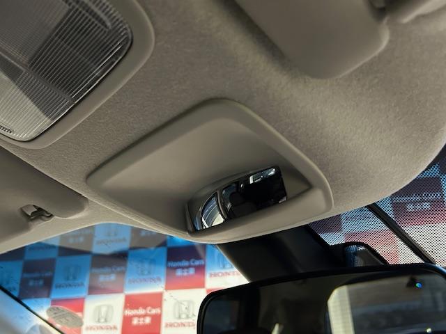 フリード Ｇ・ホンダセンシング　ナビＢカメラＥＴＣフルセグＤＶＤ再生Ｂｌｕｅｔｏｏｔｈ接続追突軽減ブレーキアダクティブクルーズコントロールＬＥＤヘッドライトスマートキー２個両側電動スライドドアワンオーナー禁煙車（16枚目）