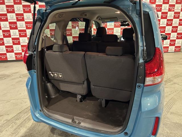 フリード Ｇ・ホンダセンシング　ナビＢカメラＥＴＣフルセグＤＶＤ再生Ｂｌｕｅｔｏｏｔｈ接続追突軽減ブレーキアダクティブクルーズコントロールＬＥＤヘッドライトスマートキー２個両側電動スライドドアワンオーナー禁煙車（18枚目）