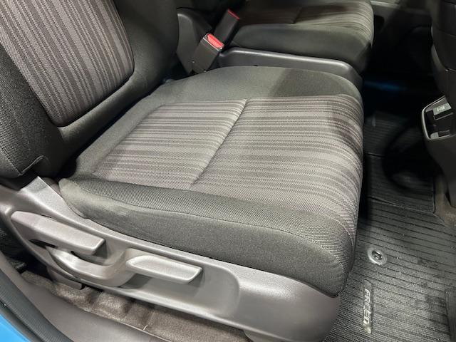 フリード Ｇ・ホンダセンシング　ナビＢカメラＥＴＣフルセグＤＶＤ再生Ｂｌｕｅｔｏｏｔｈ接続追突軽減ブレーキアダクティブクルーズコントロールＬＥＤヘッドライトスマートキー２個両側電動スライドドアワンオーナー禁煙車（23枚目）