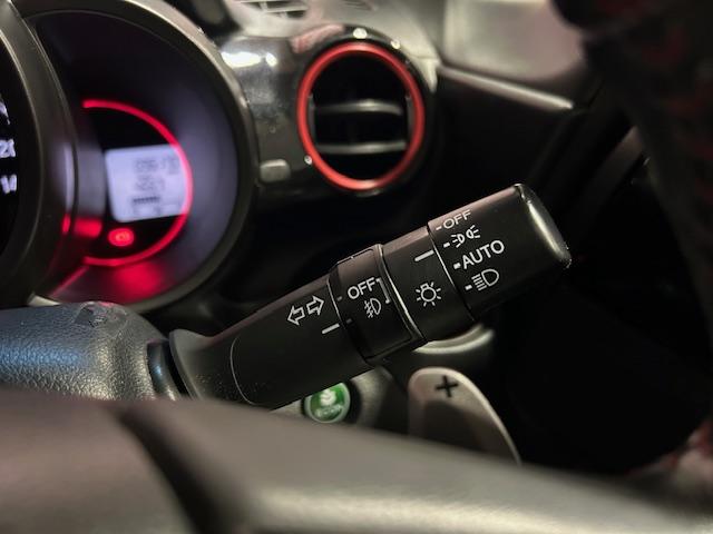 Ｎ－ＢＯＸカスタム ２トーンカラースタイルＧ・ターボＬパッケージ　ナビＢカメラＥＴＣフルセグＤＶＤ再生Ｂｌｕｅｔｏｏｔｈ接続追突軽減ブレーキサイドカーテンエアバッグ両側電動スライドドアＨＩＤヘッドライトフォグランプスマートキーリア席ロールシェード禁煙車（14枚目）