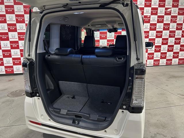Ｎ－ＢＯＸカスタム ２トーンカラースタイルＧ・ターボＬパッケージ　ナビＢカメラＥＴＣフルセグＤＶＤ再生Ｂｌｕｅｔｏｏｔｈ接続追突軽減ブレーキサイドカーテンエアバッグ両側電動スライドドアＨＩＤヘッドライトフォグランプスマートキーリア席ロールシェード禁煙車（19枚目）