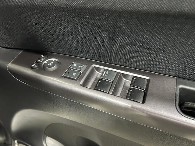 Ｎ－ＢＯＸカスタム ２トーンカラースタイルＧ・ターボＬパッケージ　ナビＢカメラＥＴＣフルセグＤＶＤ再生Ｂｌｕｅｔｏｏｔｈ接続追突軽減ブレーキサイドカーテンエアバッグ両側電動スライドドアＨＩＤヘッドライトフォグランプスマートキーリア席ロールシェード禁煙車（27枚目）