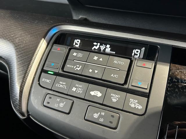 ステップワゴンスパーダ スパーダ・クールスピリットホンダセンシング ナビBカメラETCフルセグDVD再生Bluetooth接続USB接続追突軽減ブレーキアダクティブクルーズコントロールLEDヘッドライトフォグランプスマートキー2個本革巻ステアリングホイ―ル禁煙車(8枚目)