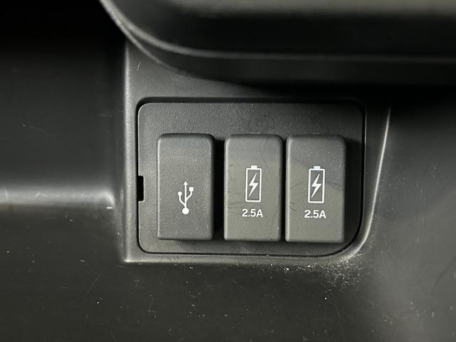 N-BOXカスタム G・Lターボホンダセンシング ナビBカメラETCシートヒーター追突軽減ブレーキアダクティブクルーズコントロールLEDヘッドライトフォグランプフルセグDVD再生Bluetooth接続USB接続両側電動スライドドアワンオーナー禁煙車(6枚目)