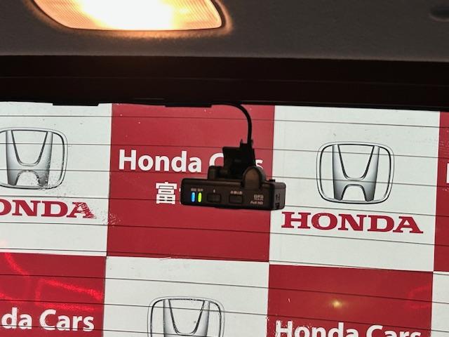 フリードハイブリッド ハイブリッド・クロスターホンダセンシング ナビBカメラETCシートヒーター前後ドライブレコーダーフルセグDVD再生Bluetooth接続USB接続ルーフレールLEDヘッドライトフォグランプ追突軽減ブレーキスマートキー2個両側電動スライド禁煙車(11枚目)