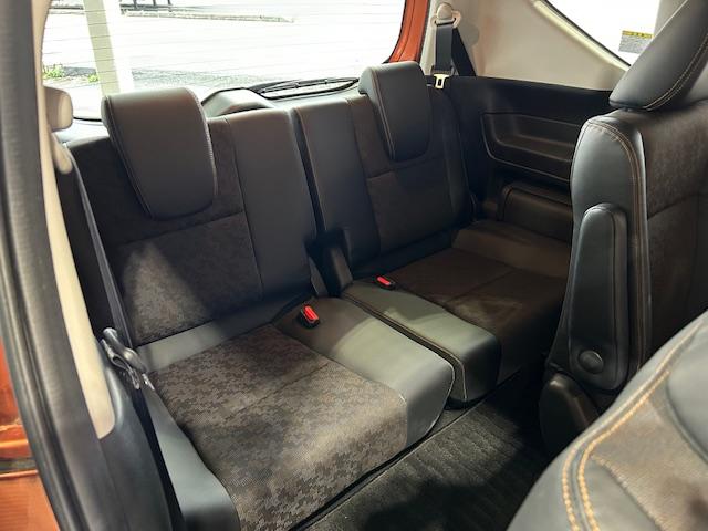 フリードハイブリッド ハイブリッド・クロスターホンダセンシング ナビBカメラETCシートヒーター前後ドライブレコーダーフルセグDVD再生Bluetooth接続USB接続ルーフレールLEDヘッドライトフォグランプ追突軽減ブレーキスマートキー2個両側電動スライド禁煙車(26枚目)