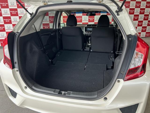フィット 13G・Fパッケージ ナビワンセグCDDVD再生スマートキープッシュエンジンスタートアイドリングストップ禁煙車2025年10月17日走行距離56764キロ時鑑定済修復歴無(11枚目)