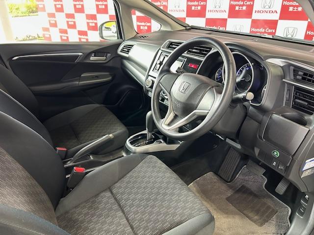フィット 13G・Fパッケージ ナビワンセグCDDVD再生スマートキープッシュエンジンスタートアイドリングストップ禁煙車2025年10月17日走行距離56764キロ時鑑定済修復歴無(15枚目)