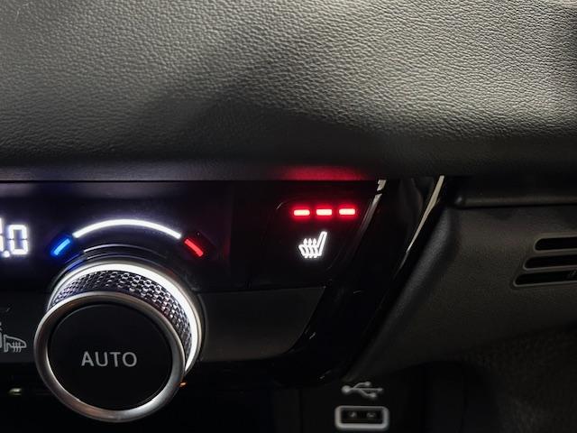 ヴェゼル e:HEVX 元試乗車ホンダコネクトナビBカメラETCフルセグBluetooth接続USB接続追突軽減ブレーキアダクティブクルーズコントロール電子パーキングオートブレーキホールドLEDヘッドライトスマートキー禁煙車(9枚目)