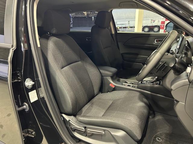 ヴェゼル e:HEVX 元試乗車ホンダコネクトナビBカメラETCフルセグBluetooth接続USB接続追突軽減ブレーキアダクティブクルーズコントロール電子パーキングオートブレーキホールドLEDヘッドライトスマートキー禁煙車(29枚目)