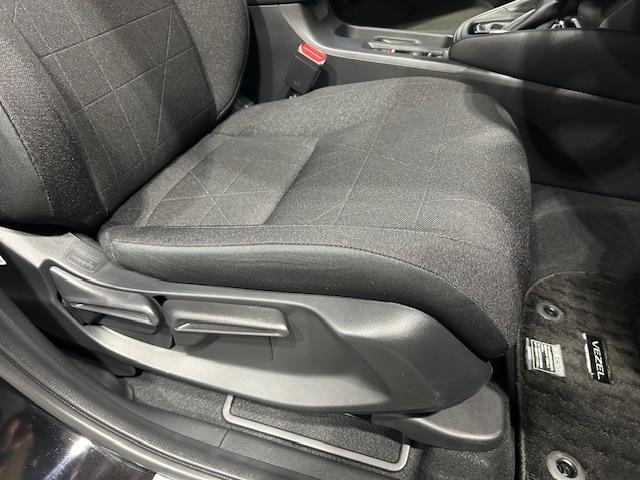 ヴェゼル e:HEVX 元試乗車ホンダコネクトナビBカメラETCフルセグBluetooth接続USB接続追突軽減ブレーキアダクティブクルーズコントロール電子パーキングオートブレーキホールドLEDヘッドライトスマートキー禁煙車(30枚目)
