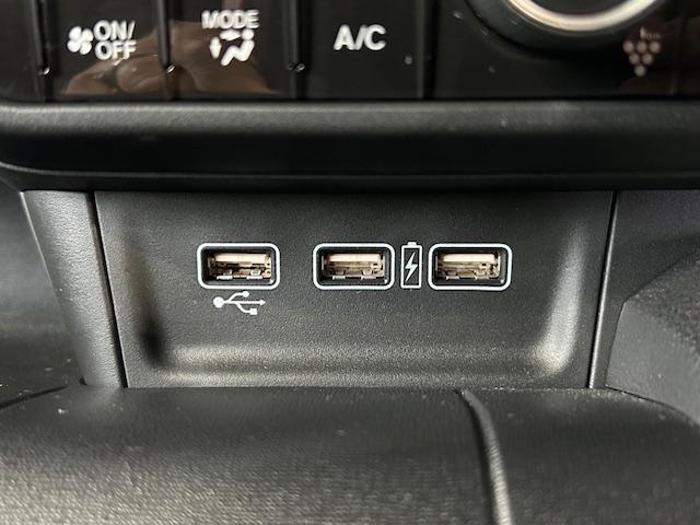 Ｎ－ＷＧＮカスタム Ｌ・ターボ　元試乗車ナビＢカメラフルセグＢｌｕｅｔｏｏｔｈ接続ＵＳＢ接続追突軽減ブレーキ電子パーキングオートブレーキホールドシートヒーターＬＥＤヘッドライトフォグランプスマートキー２個サイドエアバッグ禁煙車（5枚目）