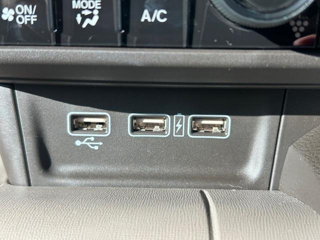 Ｎ－ＷＧＮ Ｌ　当社元レンタカーナビＢカメラＥＴＣフルセグＢｌｕｅｔｏｏｔｈ接続ＵＳＢ接続追突軽減ブレーキ電子パーキングオートブレーキホールドサイドカーテンエアバッグスマートキー２個シートヒーターオートライト禁煙車（5枚目）