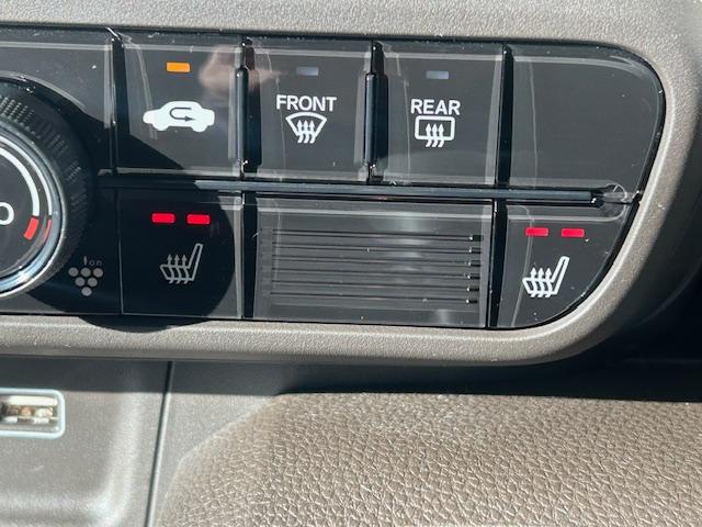 Ｎ－ＷＧＮ Ｌ　当社元レンタカーナビＢカメラＥＴＣフルセグＢｌｕｅｔｏｏｔｈ接続ＵＳＢ接続追突軽減ブレーキ電子パーキングオートブレーキホールドサイドカーテンエアバッグスマートキー２個シートヒーターオートライト禁煙車（7枚目）