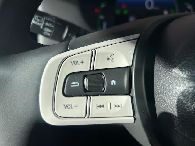 フィット ｅ：ＨＥＶクロスター　元試乗車ナビＢカメラＥＴＣフルセグＢｌｕｅｔｏｏｔｈ接続ＵＳＢ接続追突軽減ブレーキアダクティブクルーズコントロールルーフレール電子パーキングオートブレーキホールドスマートキー２個サイドエアバッグ禁煙車（11枚目）