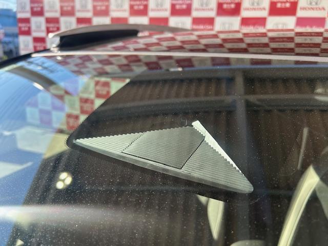 フィット ｅ：ＨＥＶクロスター　元試乗車ナビＢカメラＥＴＣフルセグＢｌｕｅｔｏｏｔｈ接続ＵＳＢ接続追突軽減ブレーキアダクティブクルーズコントロールルーフレール電子パーキングオートブレーキホールドスマートキー２個サイドエアバッグ禁煙車（13枚目）